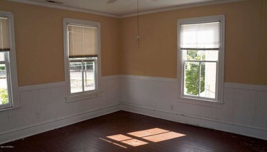 406 Dunn St-Unit -B in New Bern, NC - Building Photo - Building Photo