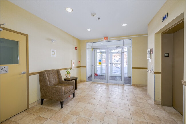 Beacon Heights Apartments in Calgary, AB - Building Photo - Lobby