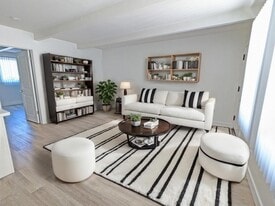 1263 S Dunsmuir Ave in Los Angeles, CA - Building Photo