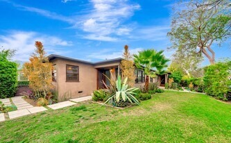 4036-4036 Higuera St in Culver City, CA - Building Photo