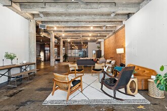 487 Greenwich St in New York, NY - Building Photo - Building Photo