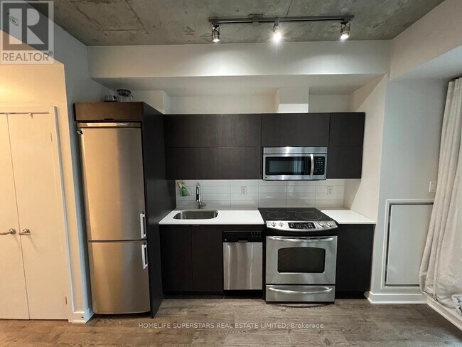 property at 32-632 Camden St