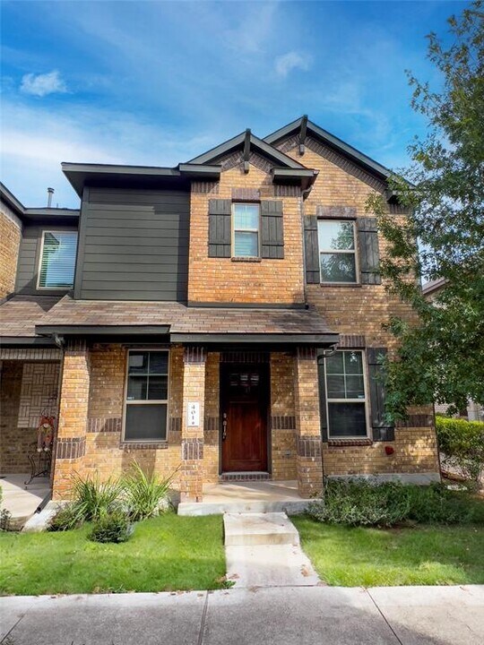 7220 Wyoming Springs Dr in Round Rock, TX - Building Photo