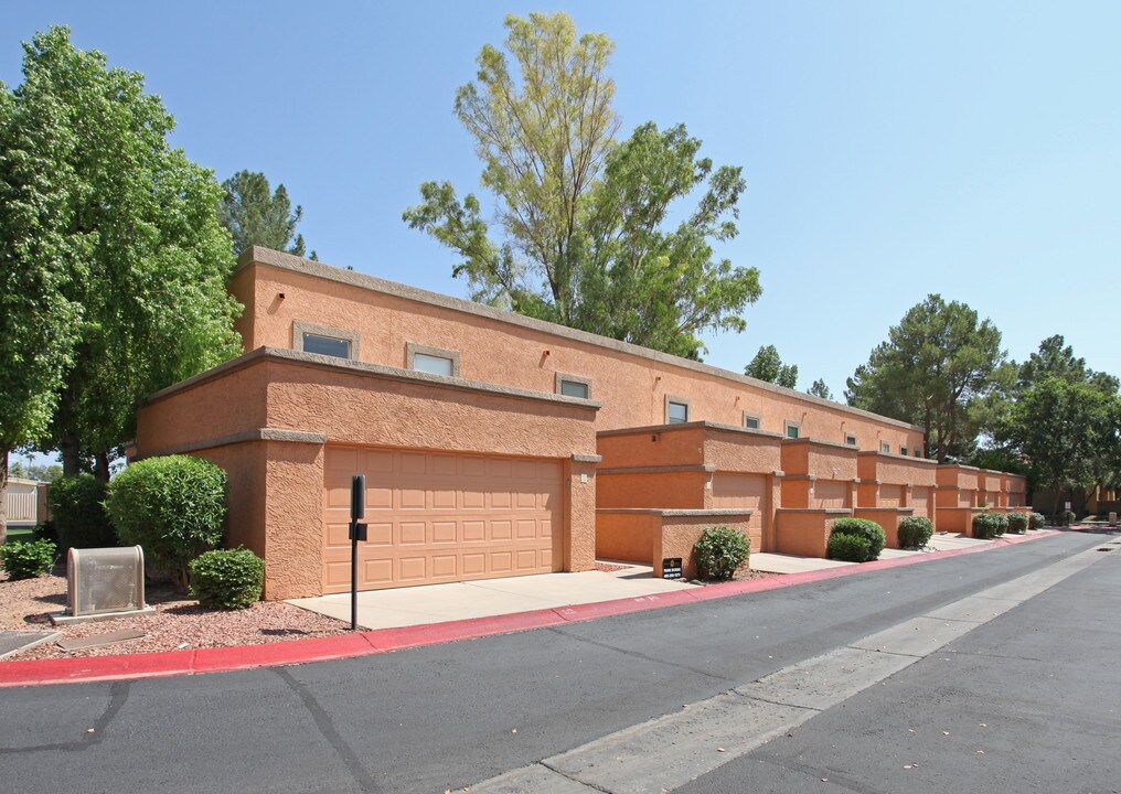 Villa Del Mar in Phoenix, AZ - Building Photo