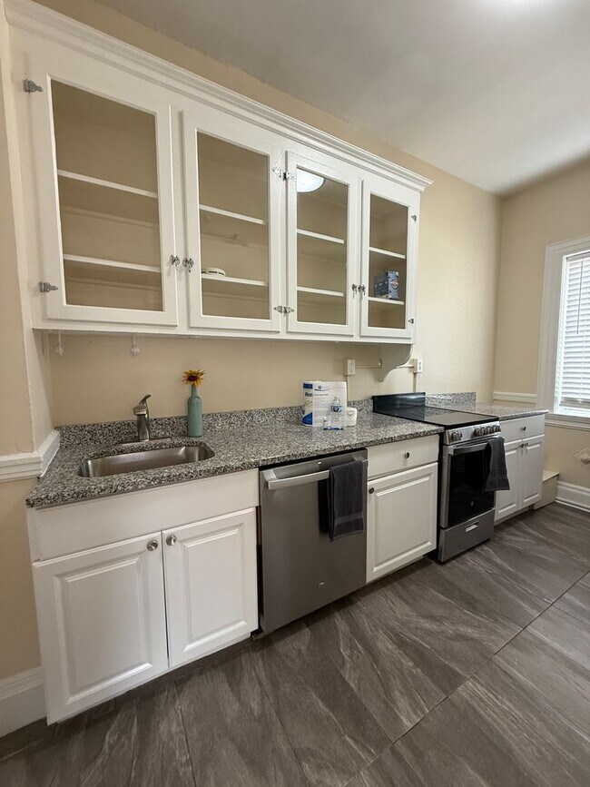 1470 Beacon St in Boston, MA - Building Photo - Building Photo