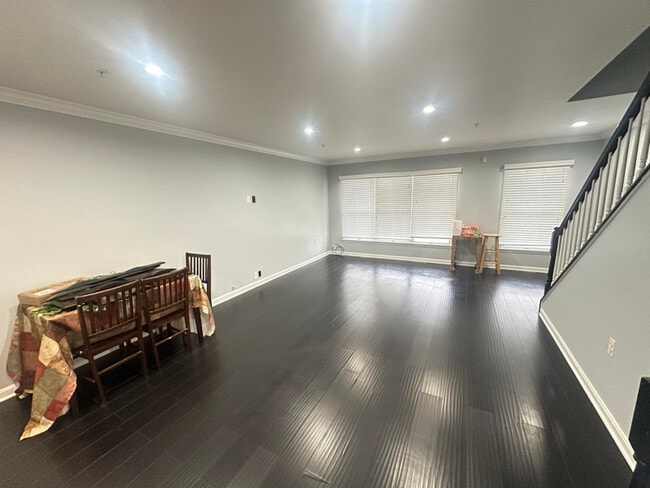 property at 814 Hr Dr SE