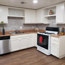 9421 E 67 Terrace in Raytown, MO - Building Photo - Building Photo