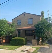 799 Greenfield Ave in Pittsburgh, PA - Building Photo
