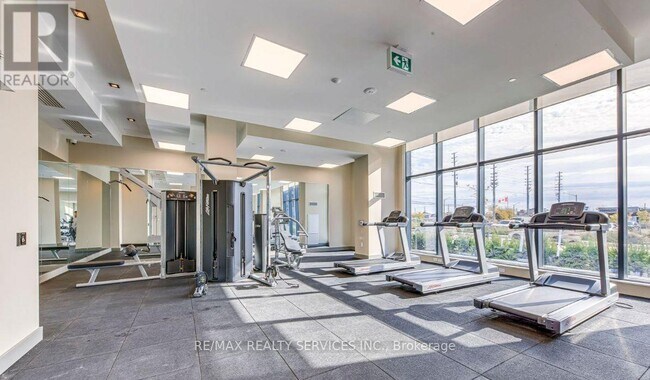 15 Watergarden Dr in Mississauga, ON - Building Photo - Building Photo