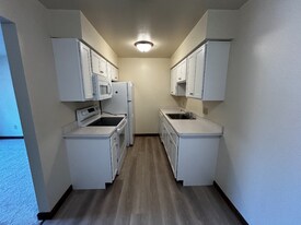 1949 Western Ave in Albany, NY - Building Photo