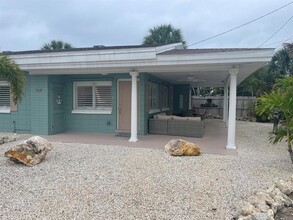 720 E Gulf Blvd in Indian Rocks Beach, FL - Building Photo - Building Photo