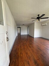 210 Claremont Ave, Unit 210 Claremont in San Antonio, TX - Foto de edificio - Building Photo