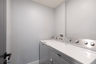 Grafton House in Dayton, OH - Building Photo - Interior Photo
