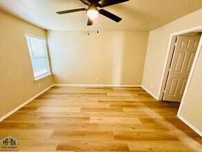 8914 Roaring Spring in Universal City, TX - Building Photo - Building Photo