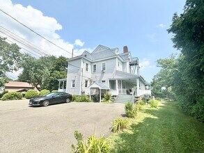 198 Ocean Dr E in Stamford, CT - Building Photo - Building Photo