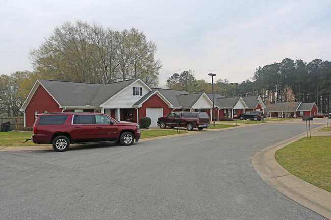 Countrywood Apartments in Centreville, AL - Building Photo - Building Photo