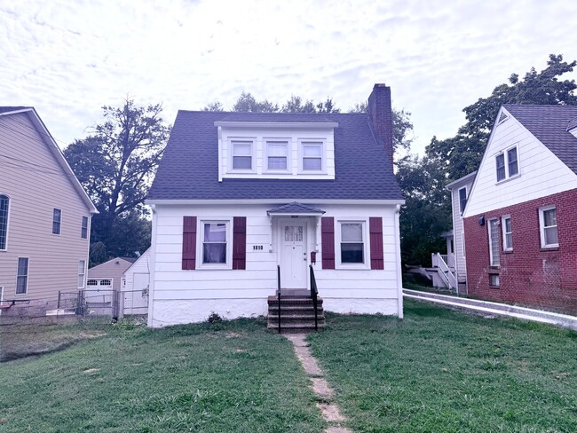 property at 1810 N Underwood St