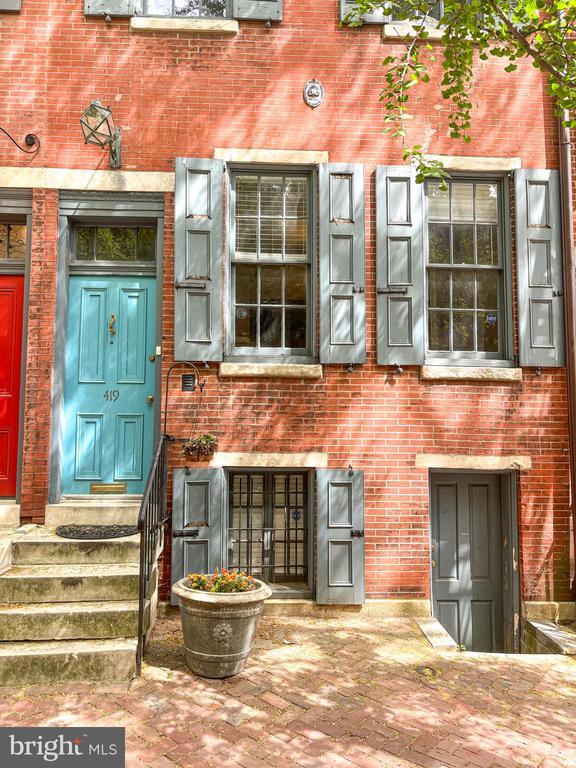 property at 419 S Carlisle St