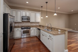 The Gateway Village in Murfreesboro, TN - Building Photo