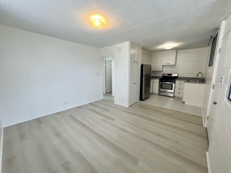 1210 Wilder Ave in Honolulu, HI - Building Photo