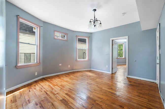 14-16 Treacy Avenue, 2 in Newark, NJ - Building Photo - Building Photo