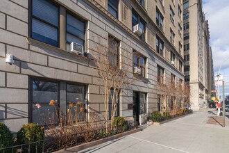 327 Central Park W in New York, NY - Building Photo - Building Photo