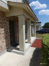 664 Northern Lights Dr in New Braunfels, TX - Foto de edificio - Building Photo