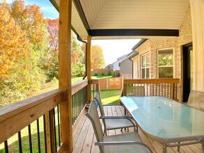 260 Bluebriar Trace in Clarksville, TN - Building Photo - Building Photo