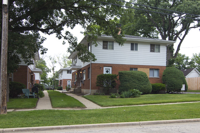 Westerfield Place Apartments in Grayslake, IL - Building Photo - Building Photo