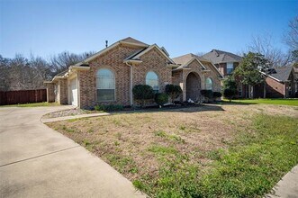 210 Moses Dr in Glenn Heights, TX - Building Photo - Building Photo