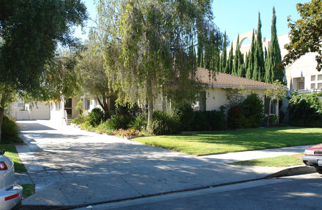 117 Olive St in Glendale, CA - Foto de edificio