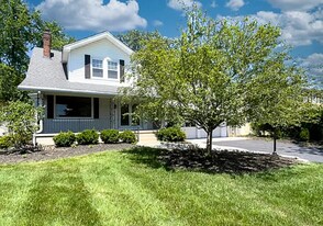 6580 Kugler Mill Rd in Cincinnati, OH - Building Photo