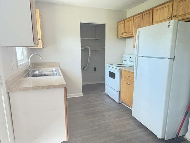 7507 Edenroc Ln in Louisville, KY - Building Photo - Building Photo