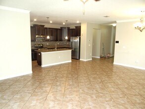 10811 Whitecap Dr in Riverview, FL - Building Photo - Building Photo