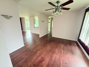 6N 730 Manor Rd in Itasca, IL - Building Photo - Building Photo