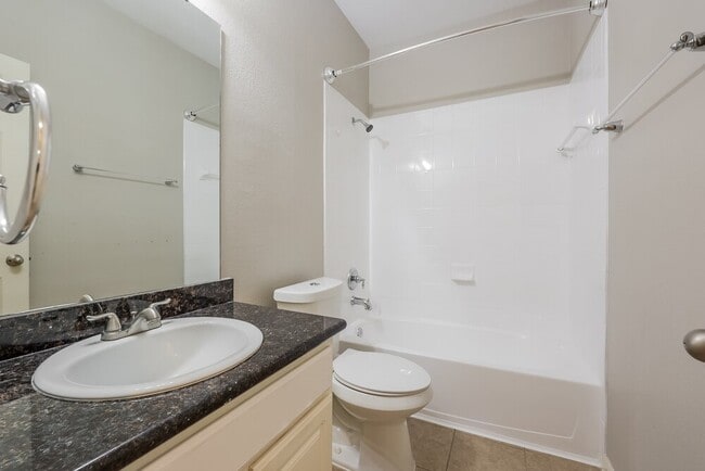 17243 Lafayette Hollow Ln in Humble, TX - Foto de edificio - Building Photo