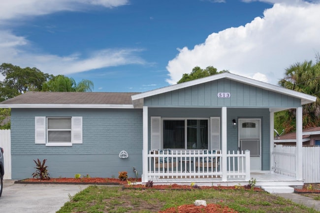 property at 513 S Levis Ave