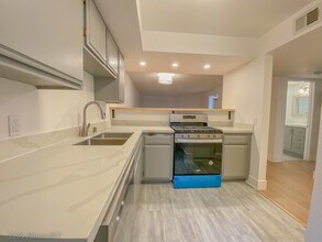3239 Altura Ave in Glendale, CA - Building Photo - Building Photo