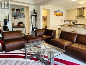 212 Spring Creek Dr in Hamilton, ON - Building Photo - Building Photo