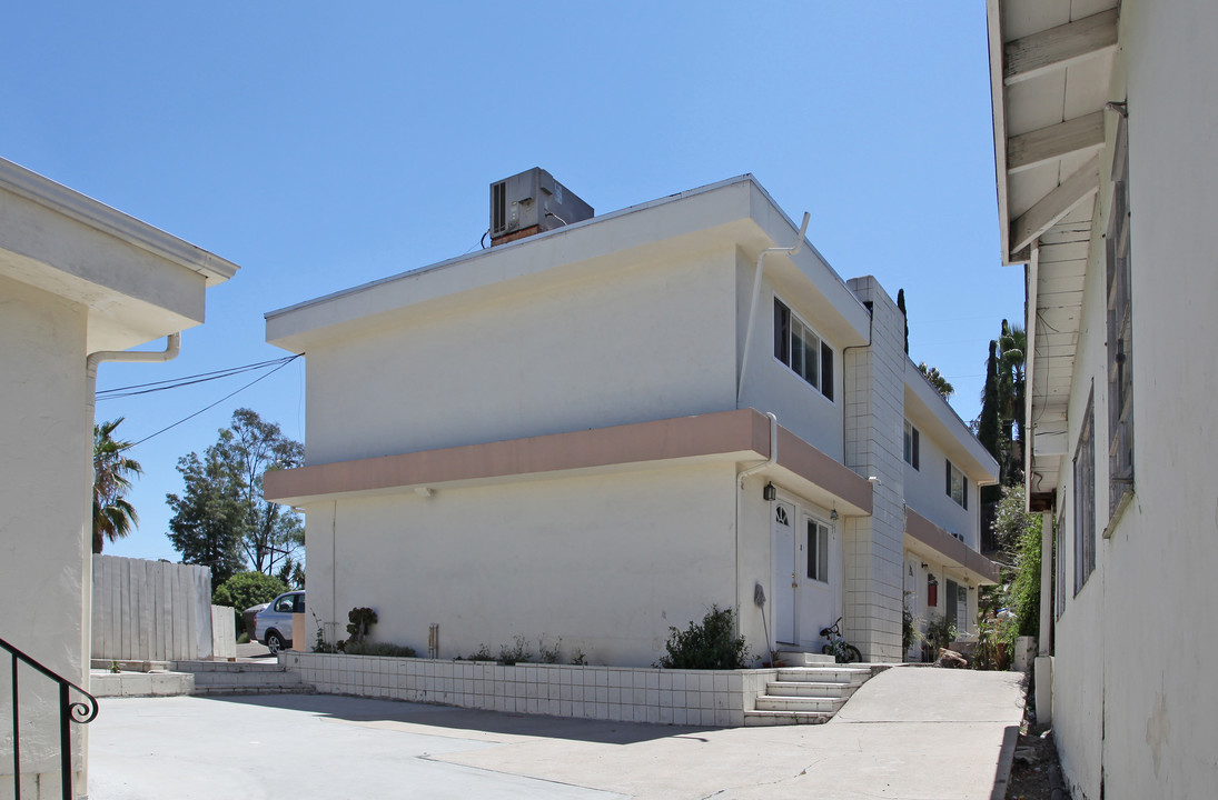 4968-4976 Baltimore Dr in La Mesa, CA - Building Photo