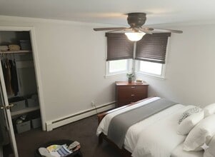 461 Gibbs Pond Rd, Unit 1 in Nesconset, NY - Building Photo - Building Photo