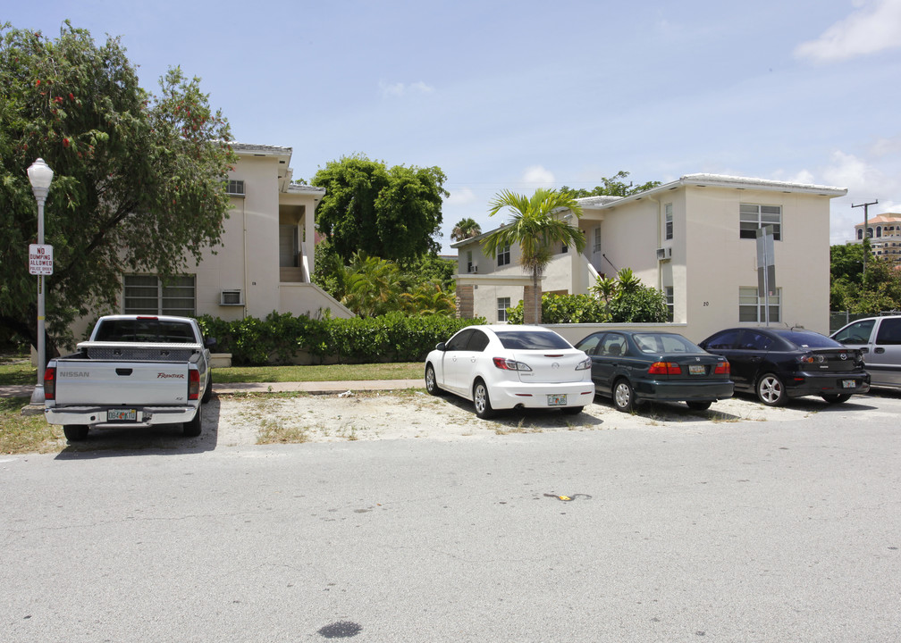 16-20 Zamora Ave in Coral Gables, FL - Building Photo