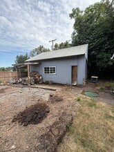 1217 NW Sherwood Pl in Albany, OR - Building Photo - Building Photo