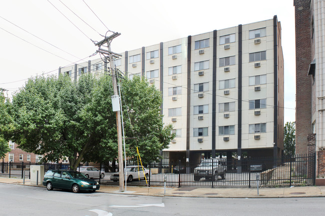 The Diplomat Apartments in St. Louis, MO - Foto de edificio - Building Photo