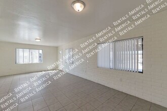 7051 S 6th Ave in Tucson, AZ - Building Photo - Building Photo