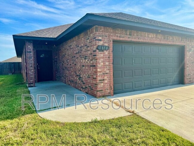 property at 1858 Post Oak Rd