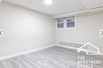 732 W Roscoe St, Unit G in Chicago, IL - Building Photo - Building Photo