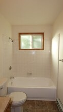 1624-1634-1634 Capitol St SE in Salem, OR - Foto de edificio - Building Photo