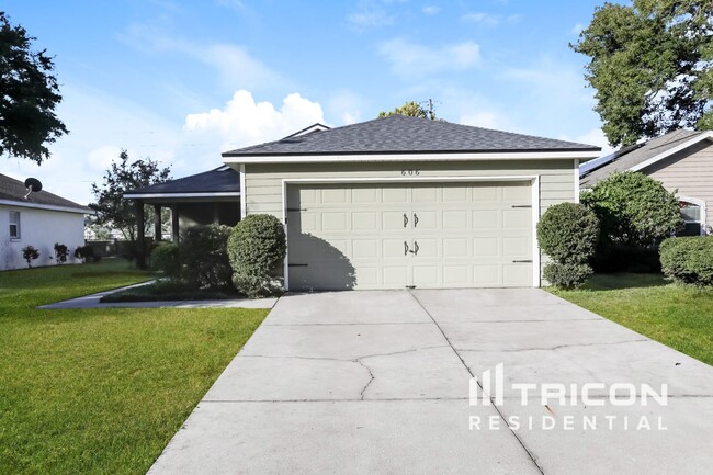property at 606 Arlington Ct