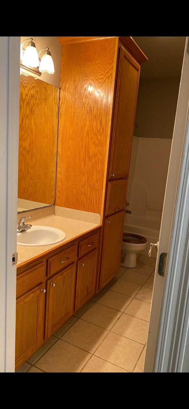 property at 212 Rivercrest Ave